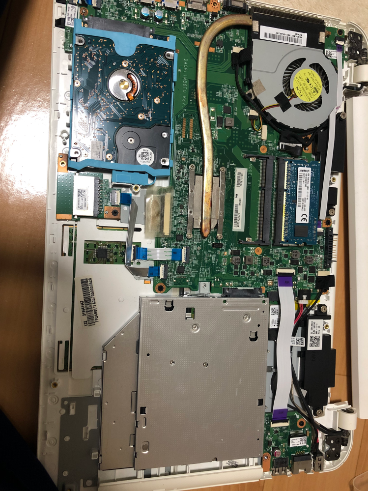 パソコンについて質問ですHDDなしSSDなしでパソコンは起動できるんで