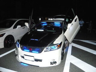 ガルウィングじゃない車をガルウィングにするには どういう方法 Yahoo 知恵袋