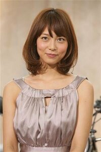至急お願いします 下の画像の相武紗季さんの髪型はパーマをか Yahoo 知恵袋