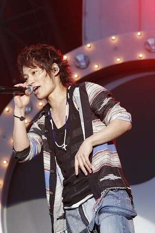 Uverworldのtakuya の服装についての質問です シングル Yahoo 知恵袋