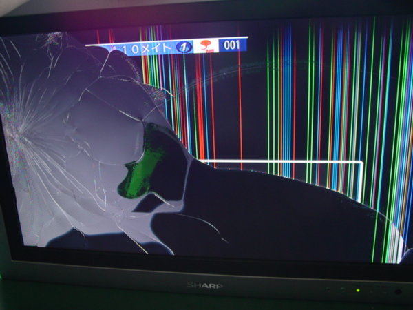 AQUOS 液晶テレビ　液晶割れ シャープの60型テレビ、液晶割れしました - 液晶パネルの交換は