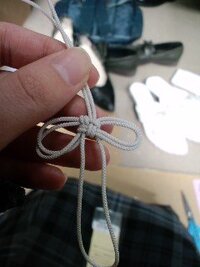 二重叶結びお守りなどに使われている 二重叶結び という紐の結 Yahoo 知恵袋