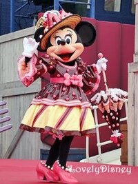 このミニーちゃんの衣装の事がもっと知りたいです パレード ショー Yahoo 知恵袋