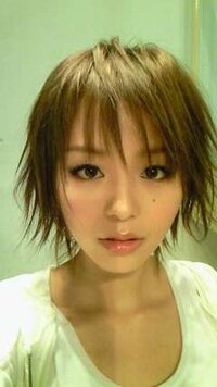 美容院でこの画像の平野綾さんの髪の色に染めたいんですが この色は何色っ Yahoo 知恵袋