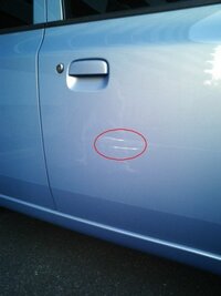 車につけられた傷について質問です 車につけられた傷について質問で Yahoo 知恵袋