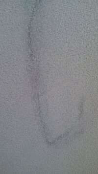至急 壁にクレヨンで落書き ちょっと目を離した隙に息子がクレヨンで落 Yahoo 知恵袋