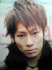 Uverworldのtakuyaさんのこの髪型のセット方法を教えてくださ Yahoo 知恵袋