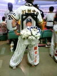 阪神ファンの人はジャビットやドアラを引きずったり原や落合の葬式ごっ Yahoo 知恵袋