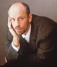 ハゲかかった頭がオシャレな俳優といえば 海外ドラマ Dr Hou Yahoo 知恵袋