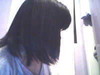 髪のツートンカラー 髪型の色で左半分が黒で 右半分が茶色のツートンカラ Yahoo 知恵袋