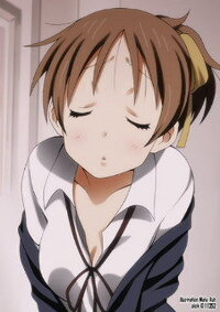 これはけいおんの誰ですか 唯の妹の憂です そんでもって抱きしめた Yahoo 知恵袋