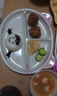 ２歳児の食事量 見てもらえますか うちの娘は２歳３ヶ月です 体格もよ Yahoo 知恵袋