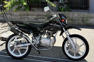 Xr５０モタード 購入した時から１７インチホイールが付い Yahoo 知恵袋