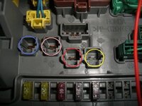 ホンダフィットｇｄ１前期に乗っています 運転席側にあるヒューズｂｏｘ内 Yahoo 知恵袋