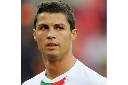 クリスチアーノ ロナウドのイラストを書こうと思ってます コツ ポ Yahoo 知恵袋