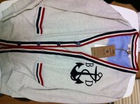 首元を隠すファッション僕は男ですが 喉仏が無いのがコンプレック Yahoo 知恵袋