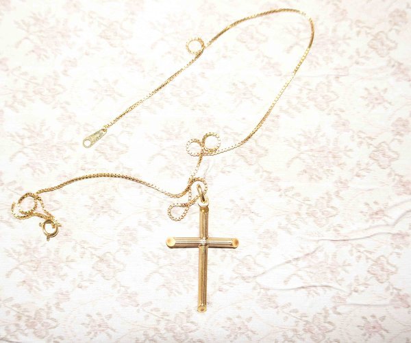 先日、祖母からネックレスを貰ったのですが、ネックレスの留め具の