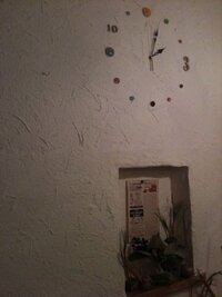 とあるカフェでこのような時計を見つけました 文字盤や針などすべて壁に取り付けられ 教えて 住まいの先生 Yahoo 不動産