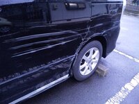 車でこすった時に着いた塗料を取る方法を教えてください 会社の車のドアを Yahoo 知恵袋