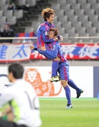 サッカー選手で一番ジャンプ力のある選手と一番体が強いと思う選手を Yahoo 知恵袋