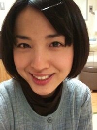 女性で 前髪が目元まで伸びてきたら このようにピンで留めますか それと Yahoo 知恵袋