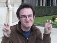 このジェスチャーは何の意味があるのですか 海外でよく使われて Yahoo 知恵袋