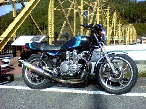 YAMAHAXJ400についての質問です。XJRをXJカラー