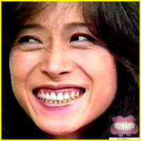 工藤静香さんの この写真の歯をみると全盛期の頃より歯並びが良くなったな Yahoo 知恵袋