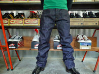 さまーずの二人が履いているようなダボッとしたジーンズは何と言うので Yahoo 知恵袋