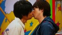 Vs嵐の相葉雅紀 櫻井翔のキスは腐女子のご褒美でしたか Yahoo 知恵袋