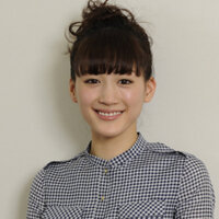 この綾瀬はるかさんの前髪ってどうやってやるんですか 目の上ギリギリ Yahoo 知恵袋