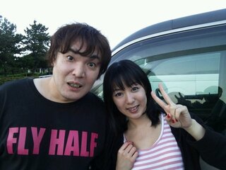 この写真の犯人の横の女性はだれですか 強制ワイセツ犯の 郷田マモラ Yahoo 知恵袋