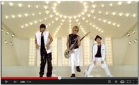 Glay Exile Scream のpv この画像の真ん中の人は誰 Yahoo 知恵袋