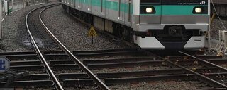 代々木上原駅構内の 千代田線の留置線に レールが垂直にクロスする形で6本 Yahoo 知恵袋