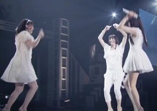 Perfumeの曲で一番可愛い曲を教えてください 曲が可愛い 詞が可愛い Yahoo 知恵袋