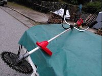 刈り払い機の使用時 チョークボタンは閉じておくのですか 開けておくの Yahoo 知恵袋