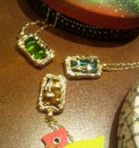 ネックレスがからまってしまいました 細いチェーンなのですがな Yahoo 知恵袋