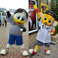 千葉ロッテのズーちゃんの中の人って女の人ですか 中に人な Yahoo 知恵袋