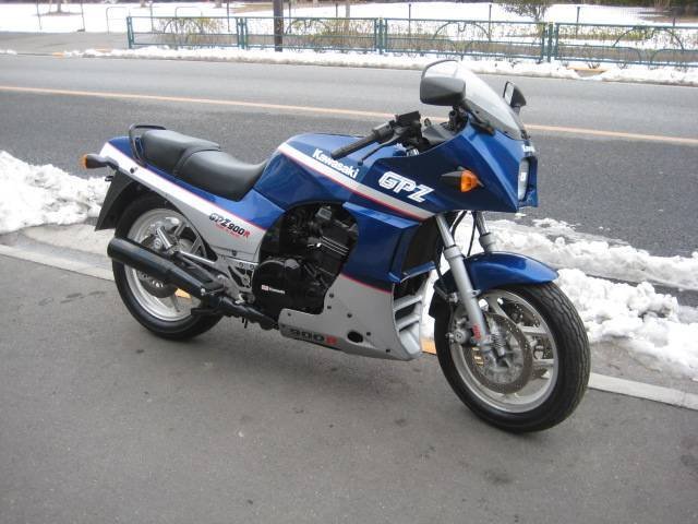 Z1000MK2とZ750FXの純正色のルミナスネイビーブルーについて教え