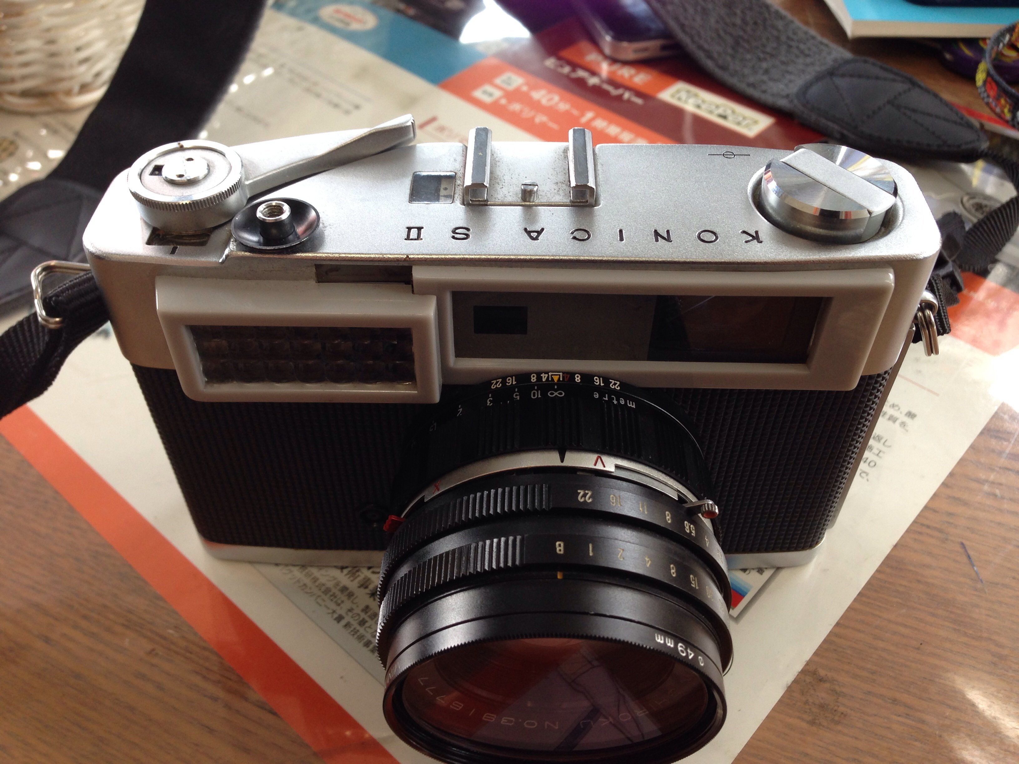 コニカs2というアナログカメラを中古で購入しました。シャッターが