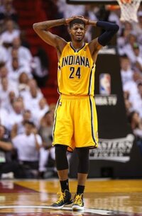 最近 Nbaでよく見るんですが この黒いロングタイツをおって はいている Yahoo 知恵袋