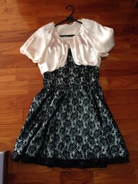 こんにちは 大学の教授の退職記念パーティーの服装について質問で Yahoo 知恵袋