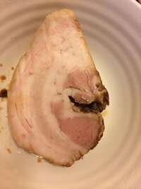 安い豚肉を買って 焼いたら画像のように肉の一部分が黒くなってるのに気がついたん Yahoo 知恵袋