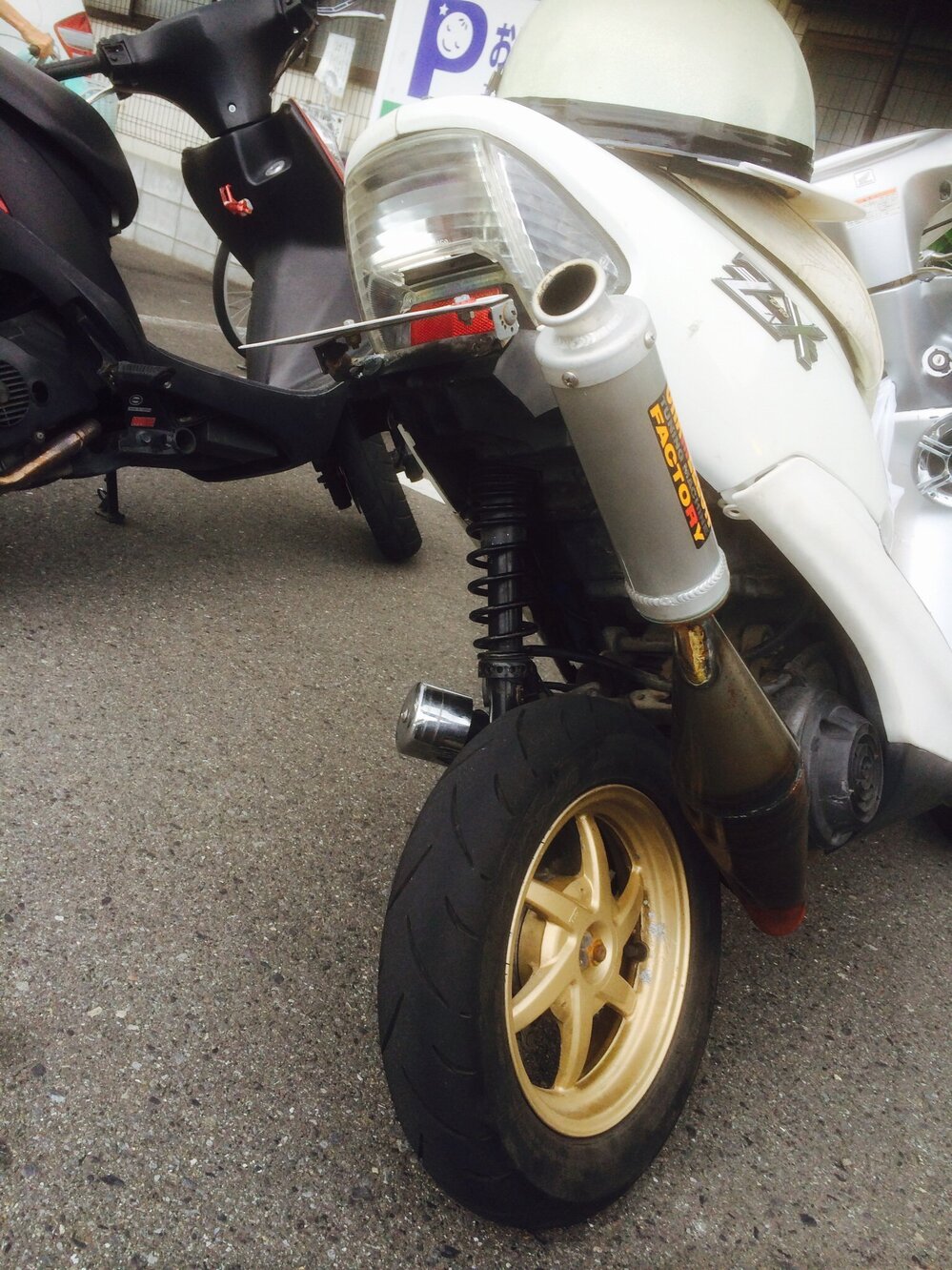 ライブディオZXに関してです。純正サスから13cmケツ上げをしま ライブディオZXに関してです。純正サスから13cmケツ上げをしま