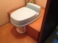 簡易水洗トイレについて 写真のような ぼっとんトイレの場合 簡易水洗便器を設置 教えて 住まいの先生 Yahoo 不動産