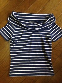 このtシャツの袖を肩出しにリメイクしたいのですが どのようにすればいいですか Yahoo 知恵袋