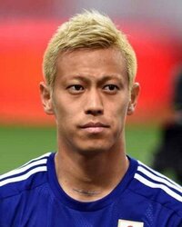 サッカーの本田圭佑選手みたいな髪型にしたいのですが 床屋か美容 Yahoo 知恵袋