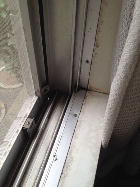 先日、賃貸などで壁に穴が開けられないので窓用エアコンを購入しま