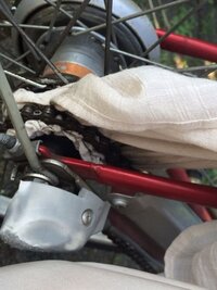 ロングスカートが自転車のチェーンに巻き込まれました 切るしかな Yahoo 知恵袋