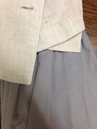 ベージュにグレーの組み合わせは変ですか ベージュの上着にグレー Yahoo 知恵袋